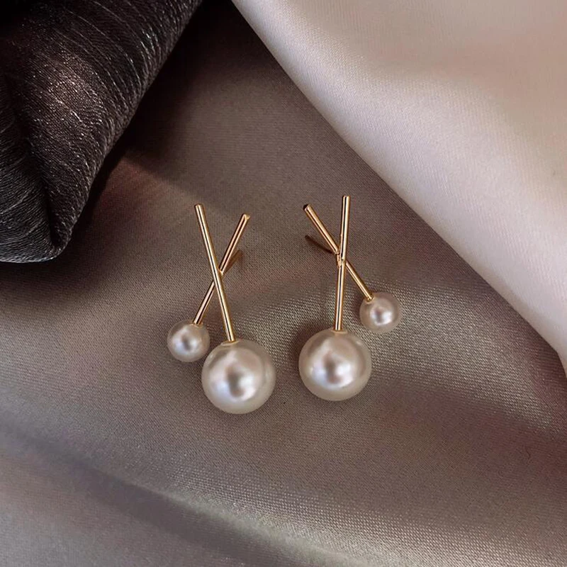 

XIYANIKE Korean Delicate Gold Cross Pearl Stud Earrings For Women Girls Elegant Chic OL Earrings Fashion Female Jewelry Brincos