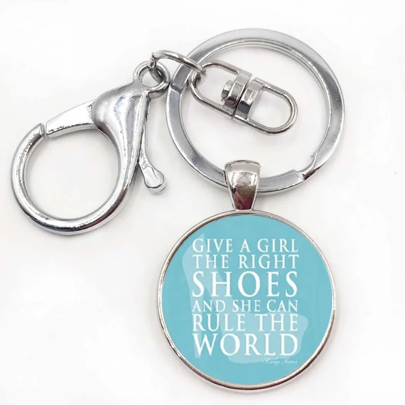 Винтажная Мода подходящая обувь для девушек и она может покорить мир брелок