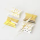 ЗолотистаяСеребристая подарочная коробка в форме подушки