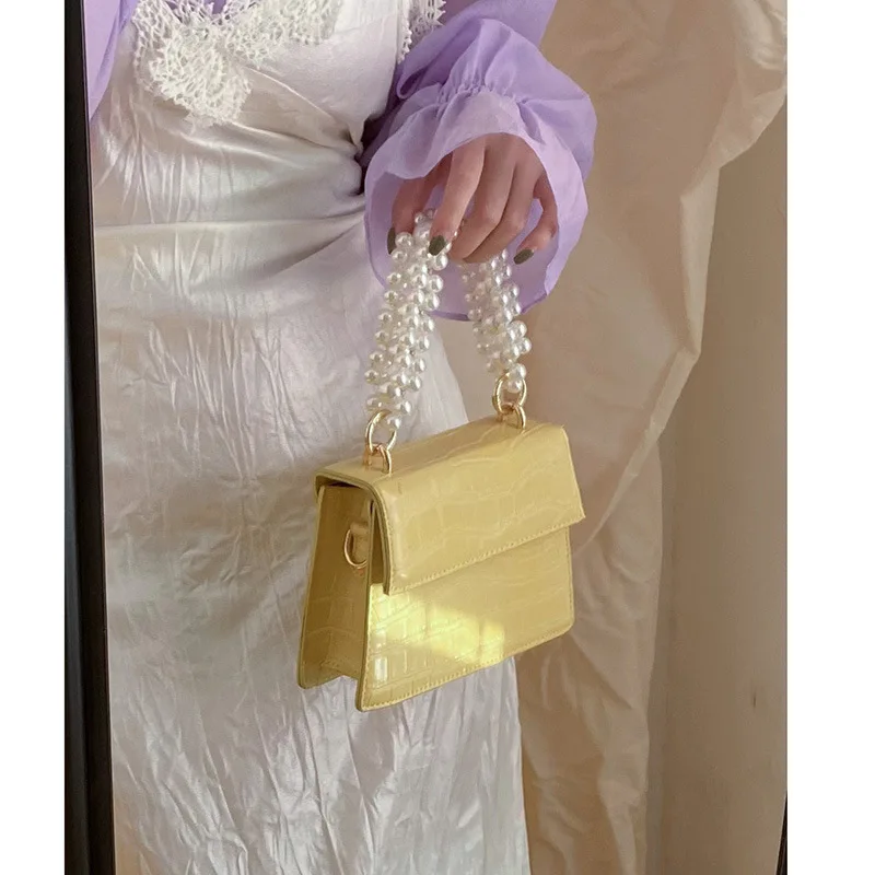 

French Niche Popular Bag Women 2021 New Fashion Pearl Portable Small Square Bag Versatile Messenger Bag