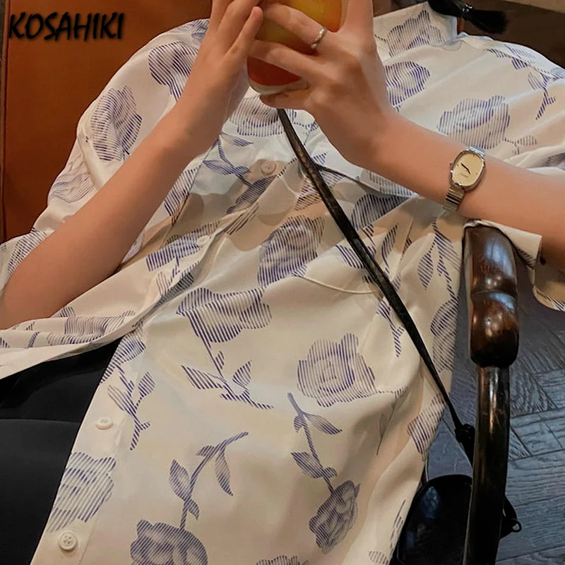

KOSAHIKI Summer Shirt Women College Style Vintage Floral Print Loose Short Sleeve Blouse Harajuku Korean Streetwear Blusas 2021