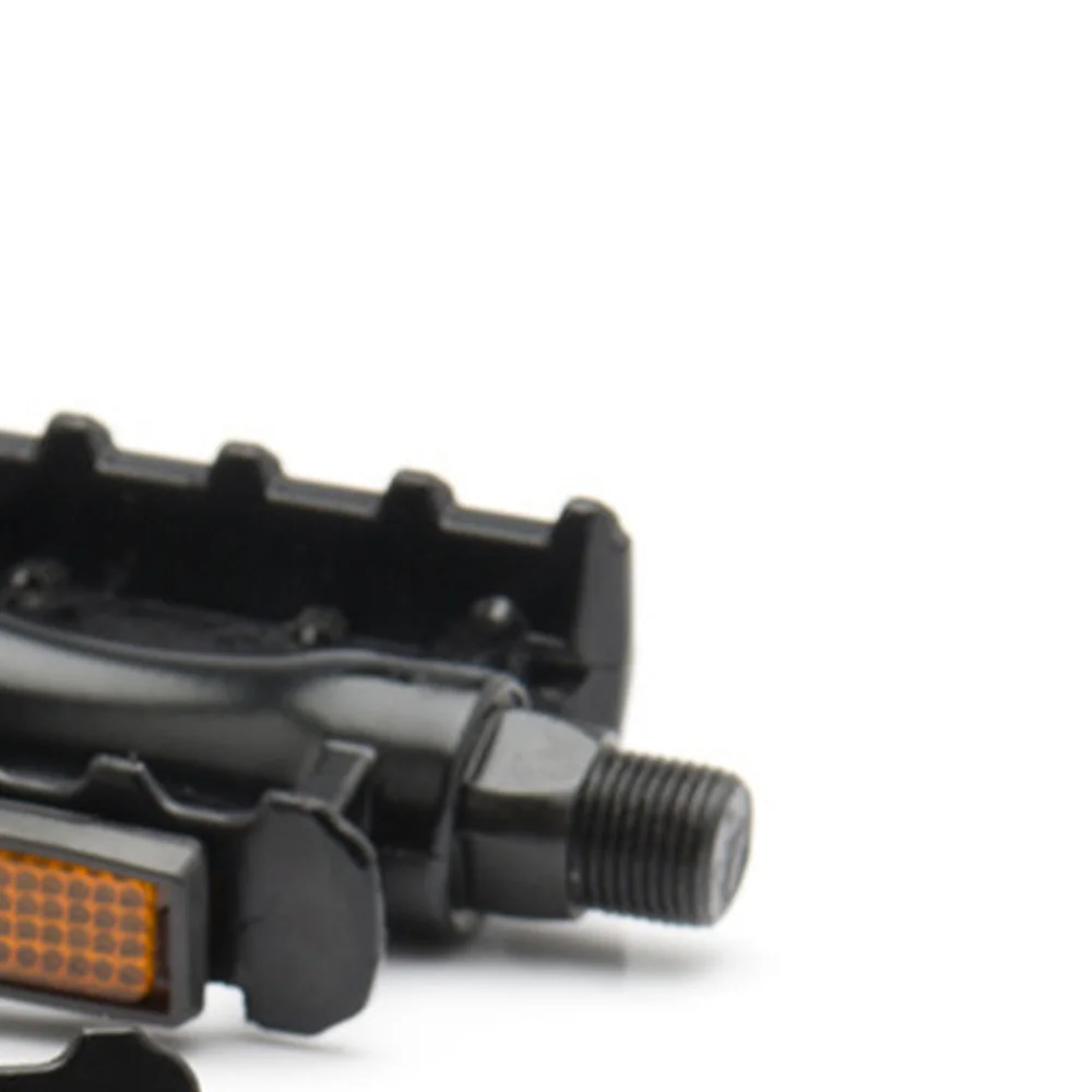

1 Pair of Aluminum Alloy Mountain Bike Pedal with Anti-slip Spike Pedal Bike Accessory (Black)
