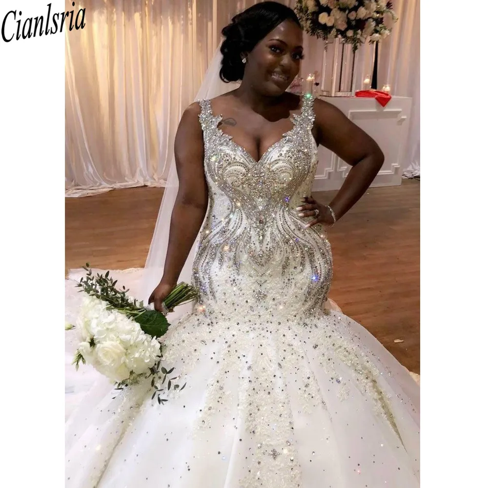 

Luxury Crystals Beads Mermaid Wedding Dresses 2021 Straps Long Train Africa Bridal Gowns Appliques Lace Cathedral Chapel