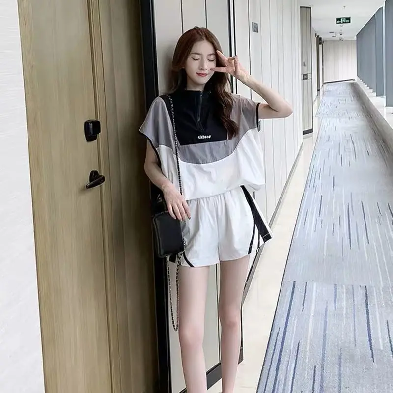 

2021 Summer Sports Suit Women New Loose Breathable Fitness Jacket Top High Waist Sports Shorts Two-piece Sun Protection Suit