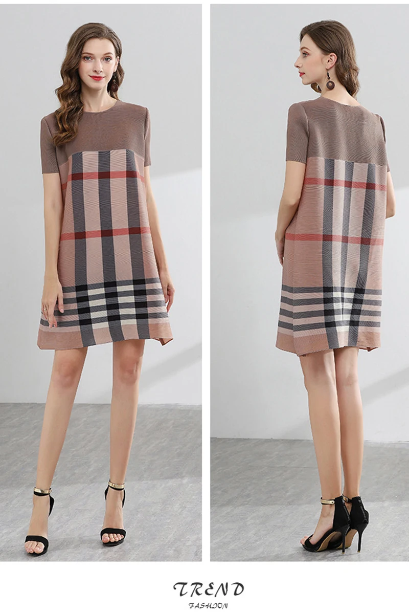 

2021 Summer New Pleated Short-sleeved Loose British Casual Dress Color Matching Short-sleeved Women's Fashion Loose Dress
