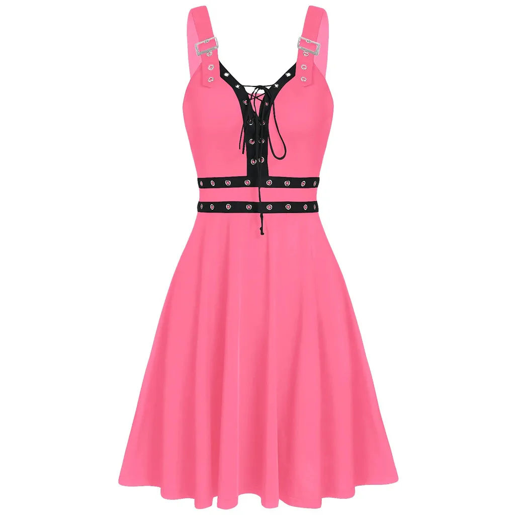 Женское платье мини с заклепками черное Бандажное в готическом стиле глубоким V