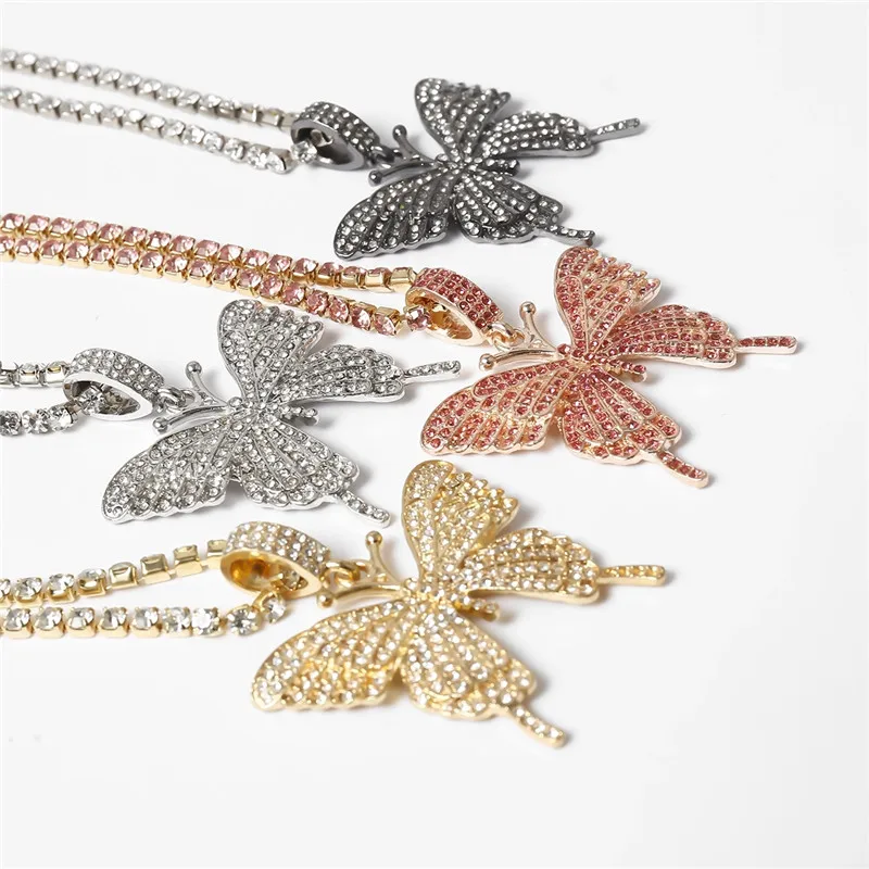 

Gold Silver Color Butterfly Pendant Necklace Female Shiny Crystal Clavicle Chain Fashion Women Jewelry for Party Wedding Gift