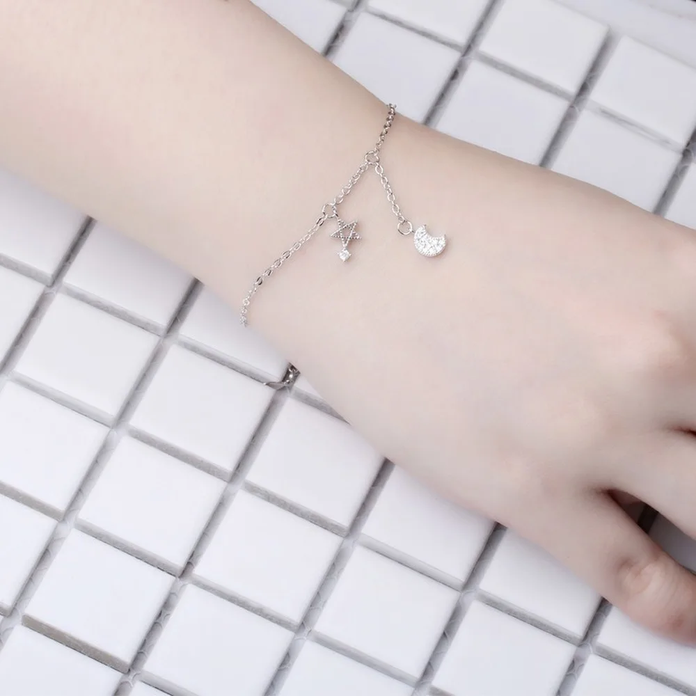 

HWASY1804 Fashionable sweet rhinestone inlaid asymmetrical star moon bracelet,simple and fresh Pentagram star ornament bracelet