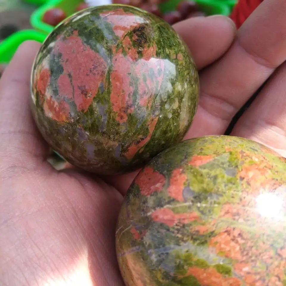 Шарики из натурального драгоценного камня 50 мм полированная кристаллическая