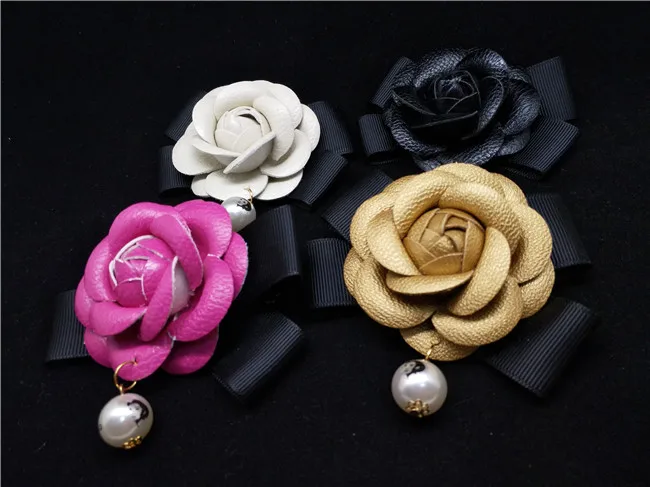 IN Stock Female All Match Charm Camellia Flower Brooch Quality Leather Black&White&Rose&Mix Cloth Bow Pearl Women Diy Brooches