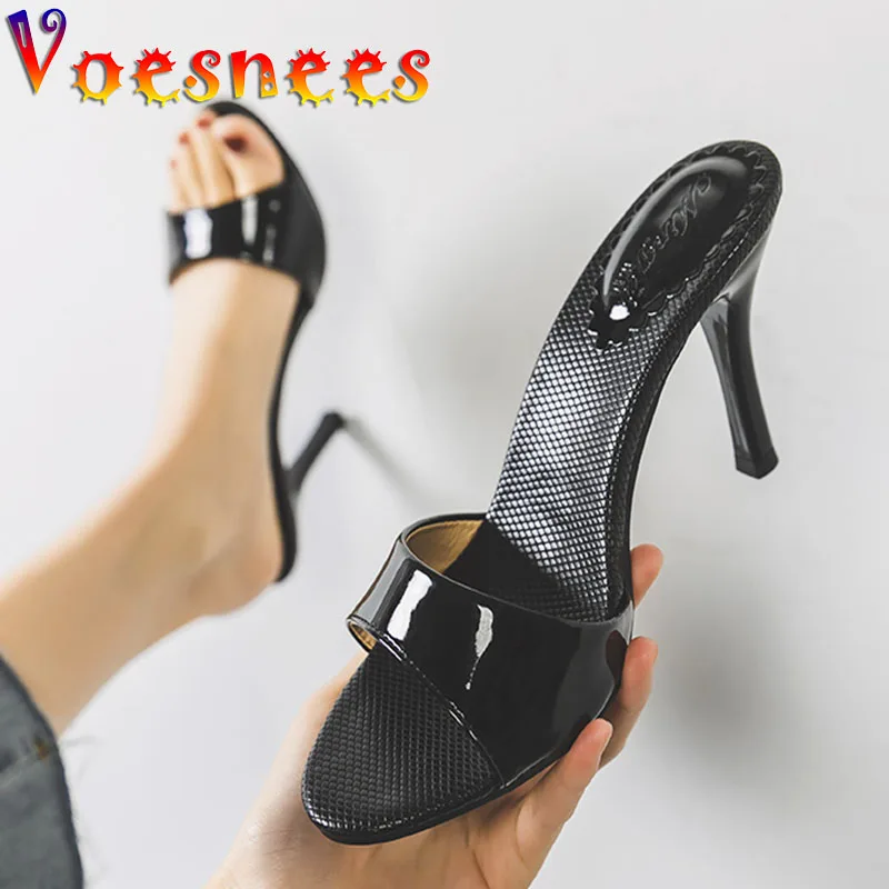 

Voesnees 2021 New Women Brand Summer Slippers High Quality One Word Band Sandal Pure Colour Patent Leather High-Heeled Shoes