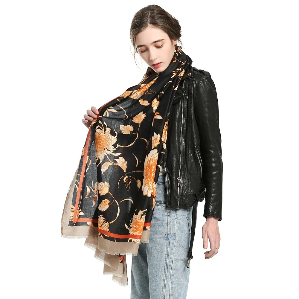 

Luxury Winter Woman's Scarf Hijab Snud Female Bronzing Printed Bandana Autumn and Winter Thin Large Flower Scarf Shawl 2021