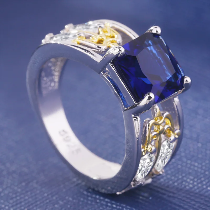 Женское золотое обручальное свадебное кольцо с натуральным кристаллом