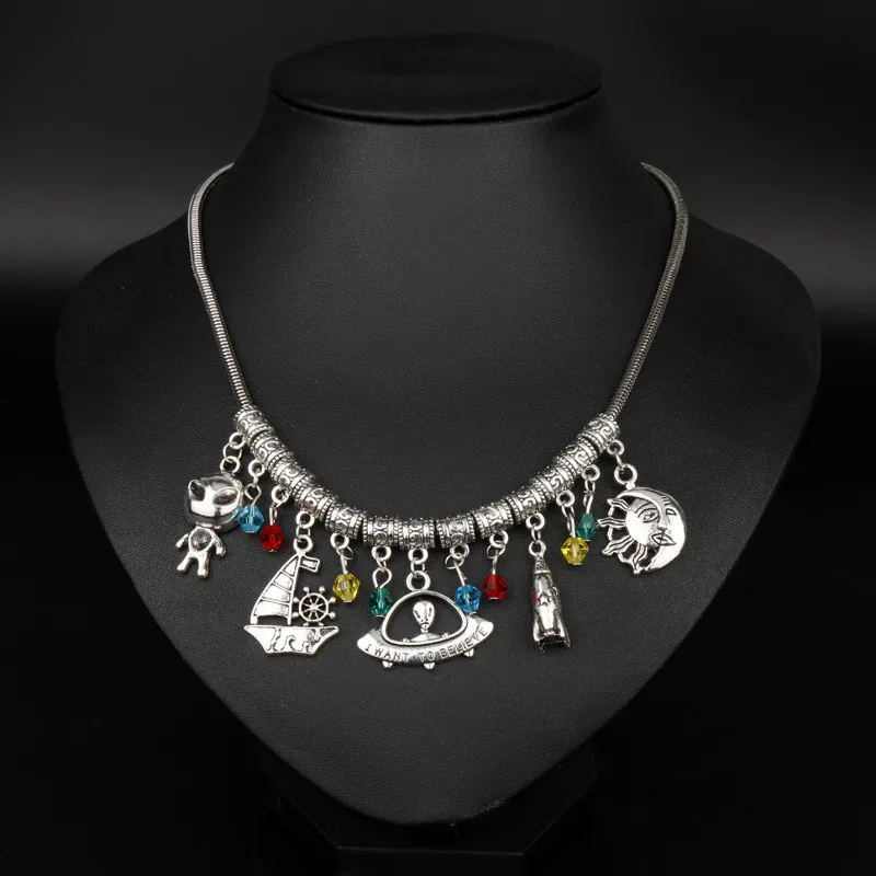 

European And American Retro lien Spaceship Pendant Tassel High-quality Alloy Necklace Fashion Personality Accessories