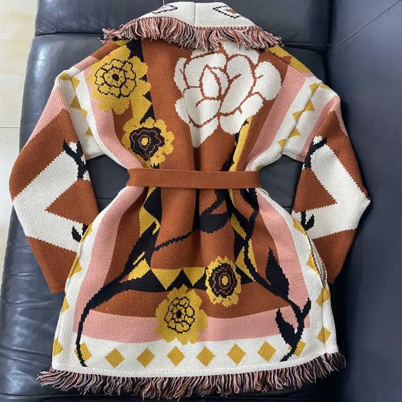 

2021 Winter Autumn women's High quality floral jacquard cashmere cardigans Top High quality tassels Belt knitted overcoat B559