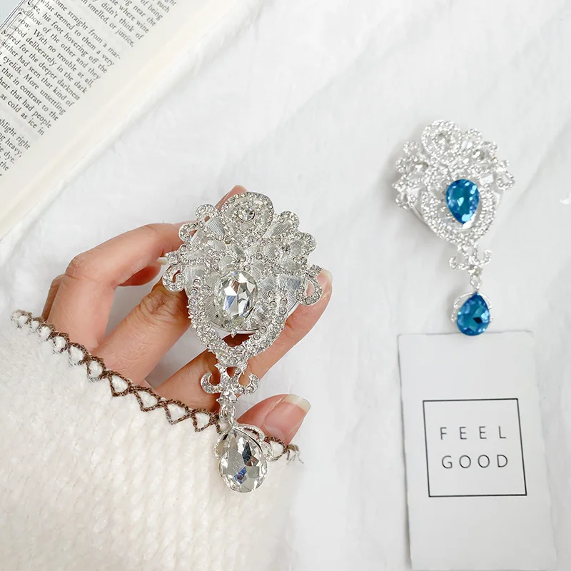 

Luxury Rhinestone Goddess Phone Holder Heart Shaped Epoxy For iPhone XR Popite, Mobile Phone Accessories, Phone Grip, Grip tok,