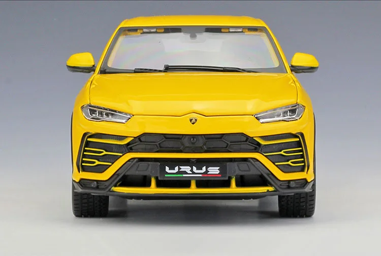 Bburago литая модель автомобиля 1:18 SUV Urus внедорожный металлический сплав Высокая имитационная машина с базой Игрушки для мальчиков подарки для мальчиков