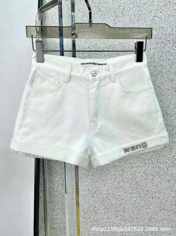 

WANG 21Selling Summer New Temperament Diamond Logo Denim Shorts High Waist Was Thin