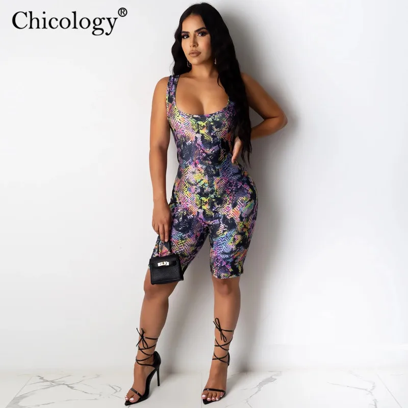 Женский комбинезон с открытой спиной Chicology пикантный со змеиным принтом и