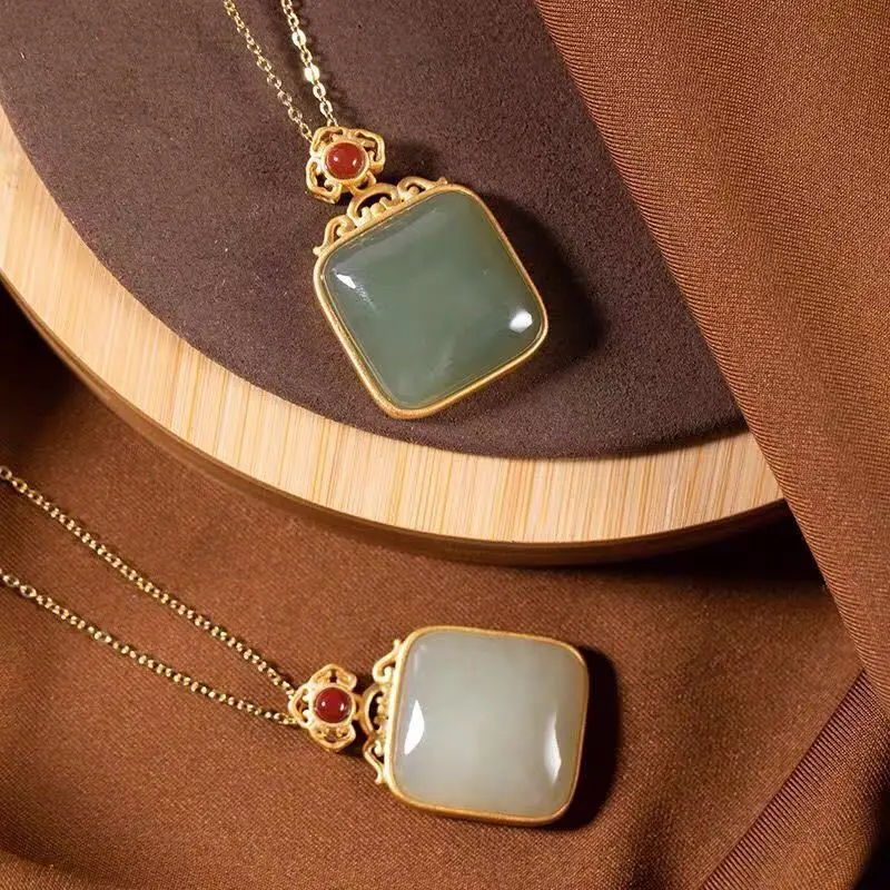 

SNew silver inlaid natural Hetian sapphire pendant retro senior sense of temperament ladies necklace magnolia clavicle chain