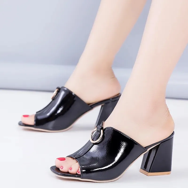

2021New Black Sexy PU Leather Women Slippers Summer Fashion Peep-Toe Casual Slides Classic High Quality Outside Wear Sandals