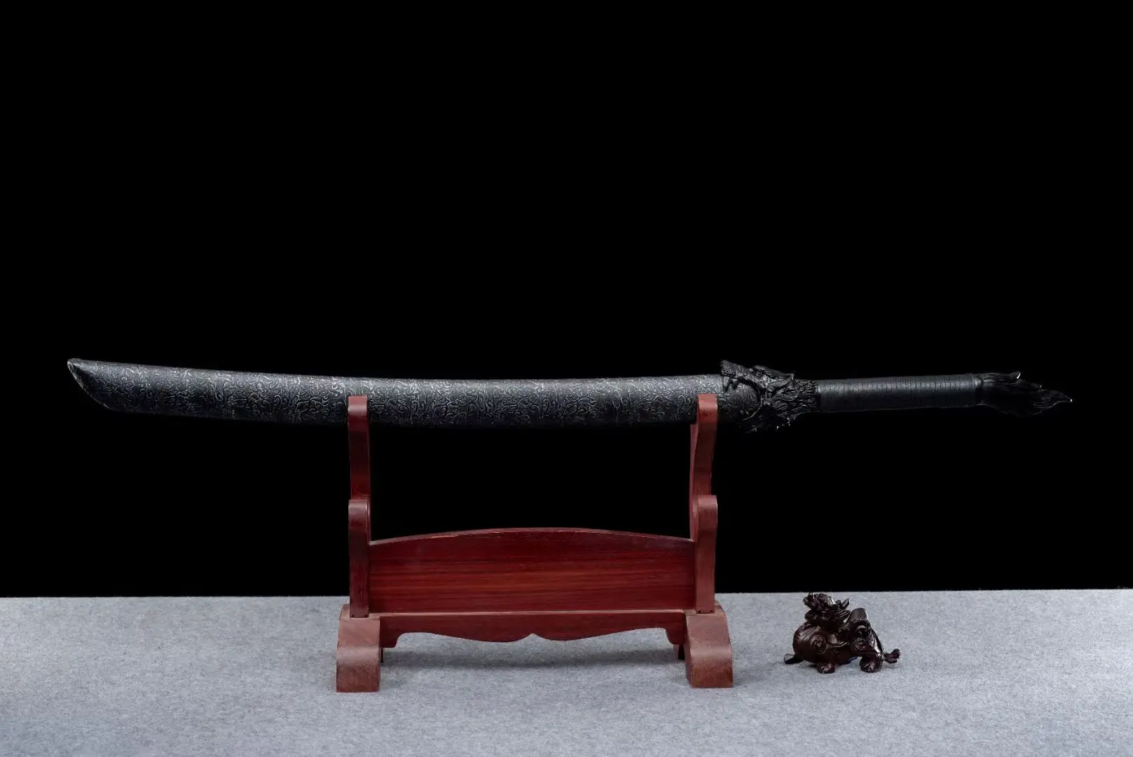 

Black Wolf Chinese Swords Real Sharp Hand Forged Pyrograph Blade Battle Ready Katana Samurai Home Decor Broadsword Dao Sword