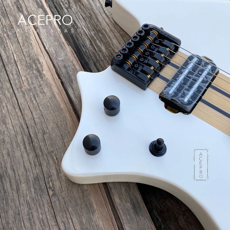 Электрическая гитара Maple Neck Through Ash Body Grote белая с двумя направляющими черная