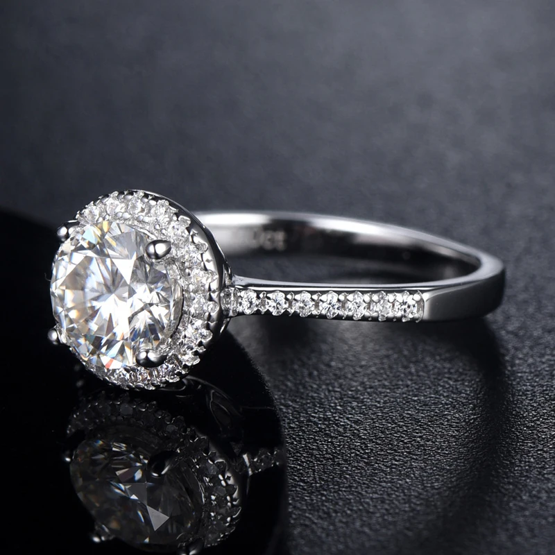 

Luxury 100% 925 Sterling Silver Created Round 1 Carat Engagemant Rings For Women Elegant Party Jewelry Fine Jewelry GIft