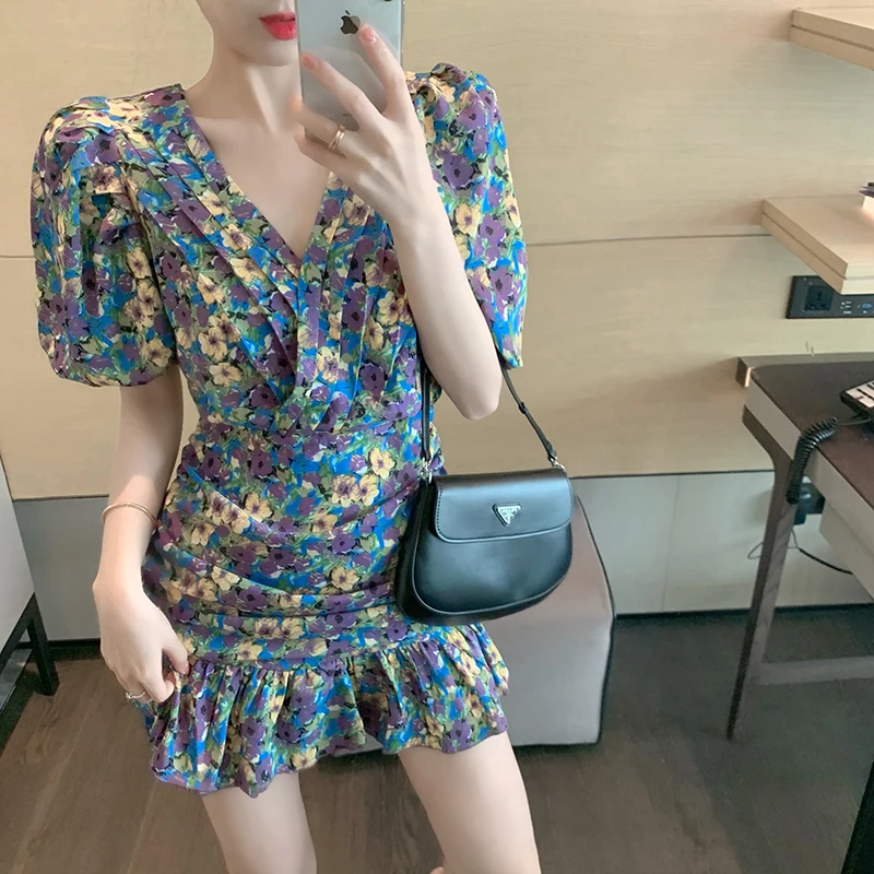 

Мини-платье женское летнее с V-образным вырезом и рукавами-фонариками