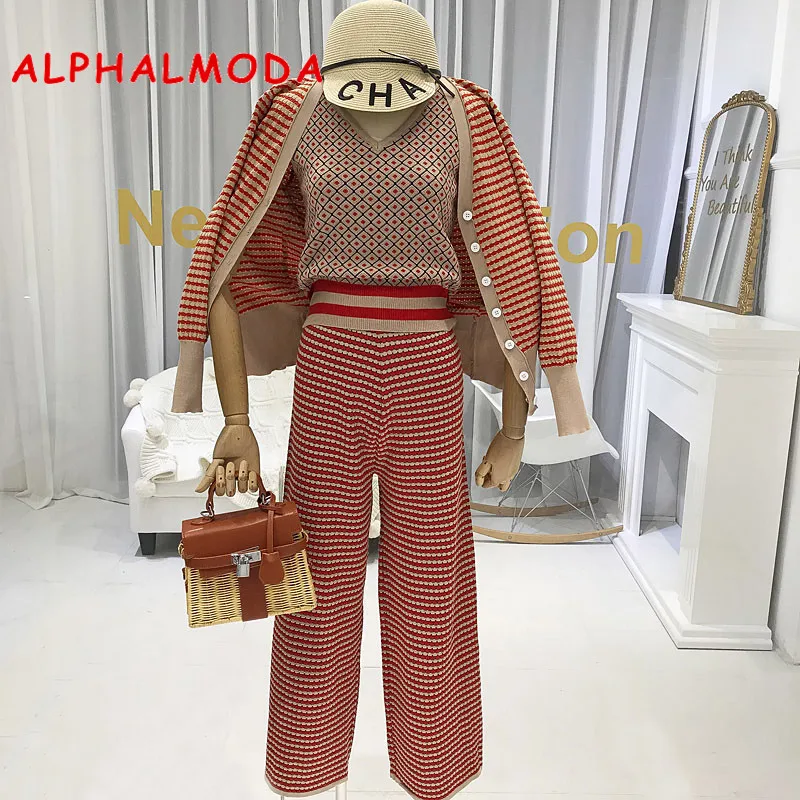 Женский кардиган в цветную полоску ALPHALMODA жилет на подтяжках и узкие брюки с