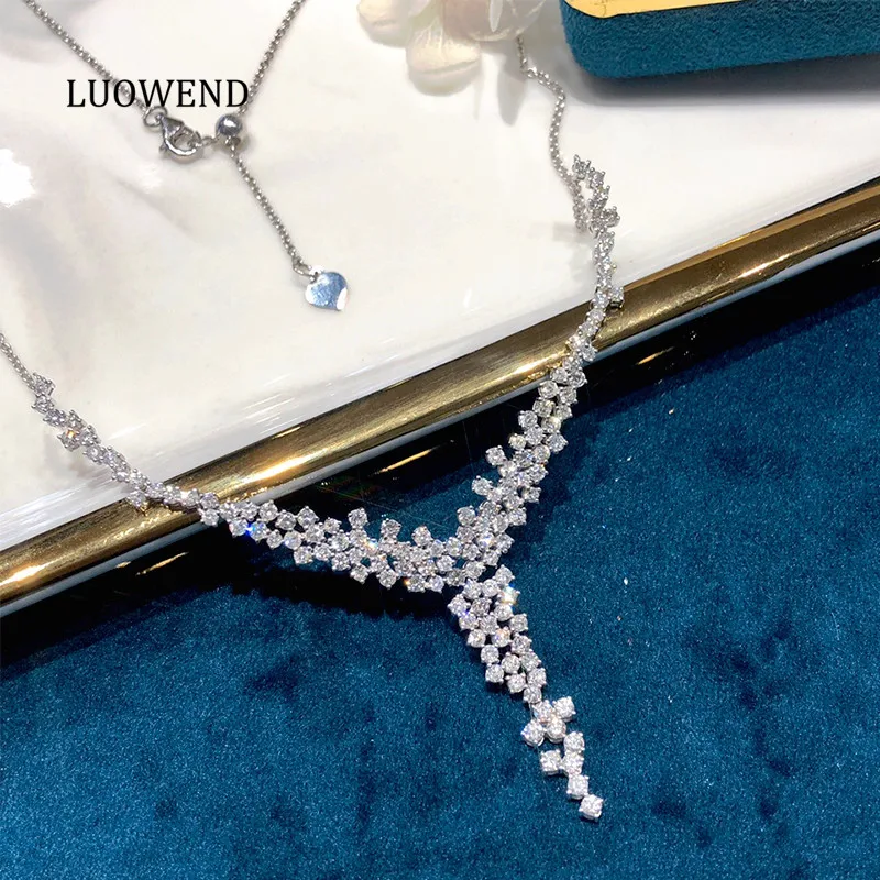 

LUOWEND 18K Solid White Gold Necklace Real Natural Diamond Women Engagement Wedding Necklace Luxury V-shaped Design