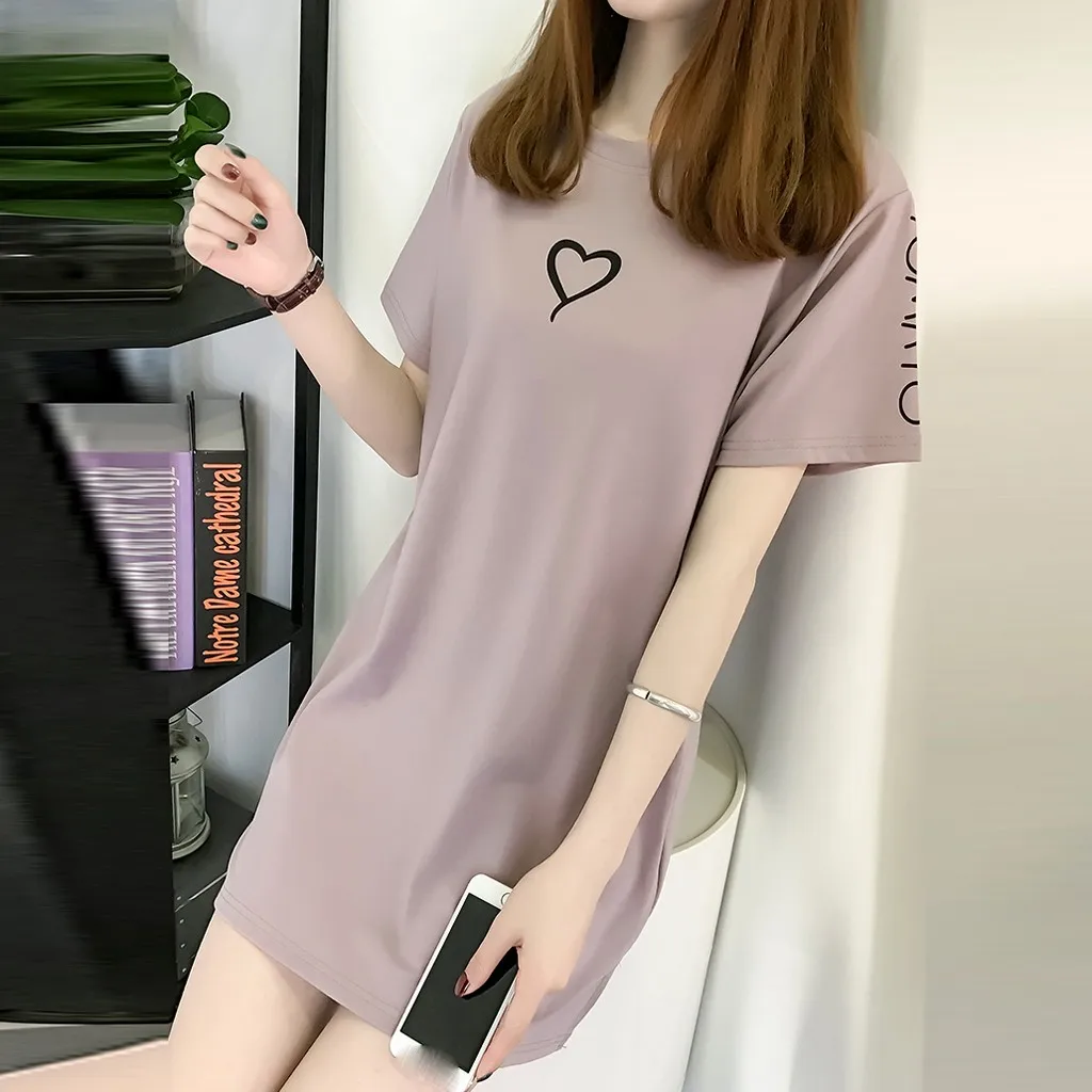Женское платье-футболка с короткими рукавами и круглым вырезом рисунком в виде