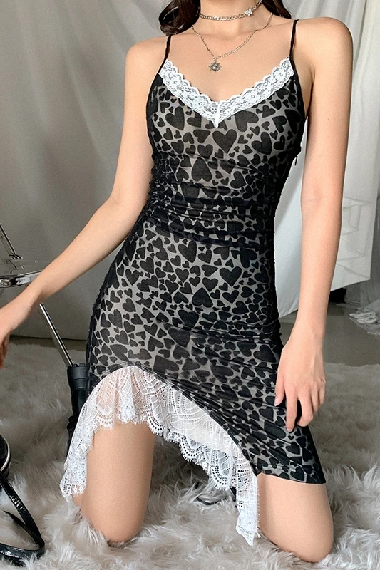 

Europe and the United States sexy V-neck lace stitching love sling dress women high waist thin bag hip skirt