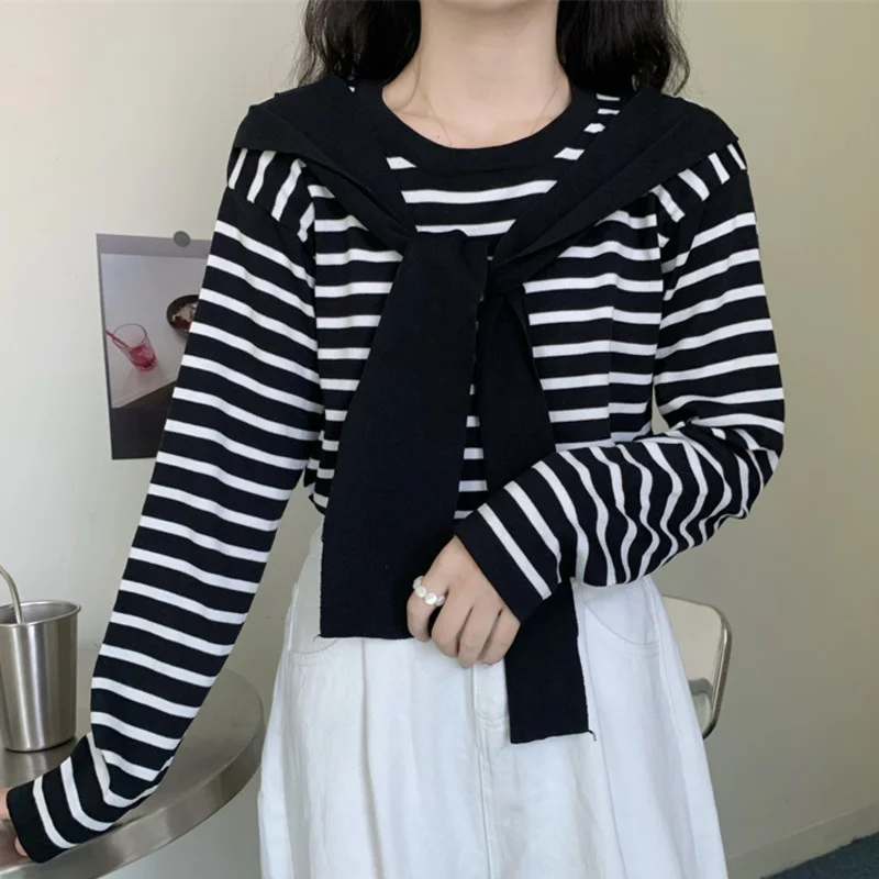 Женская трикотажная футболка с длинным рукавом в полоску | одежда