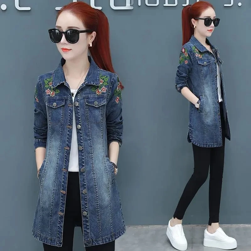 

Autumn Women Flowers Embroidery Denim Jacket Loose Casual Jeans Overcoat Button Pocket Outwear Spring Female Clothing A795