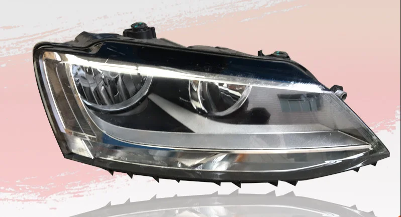 

Фара для Volkswagen Sagitar 2012