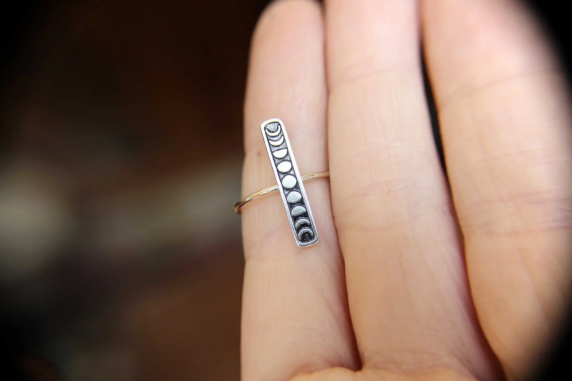 Кольцо для помолвки женское винтажное небольшое обручальное в уникальном стиле