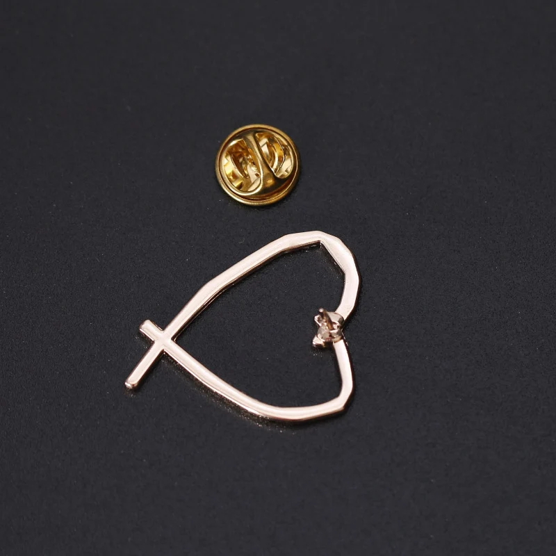 Мужская металлическая заколка в форме сердца Золотая брошка на лацканы для