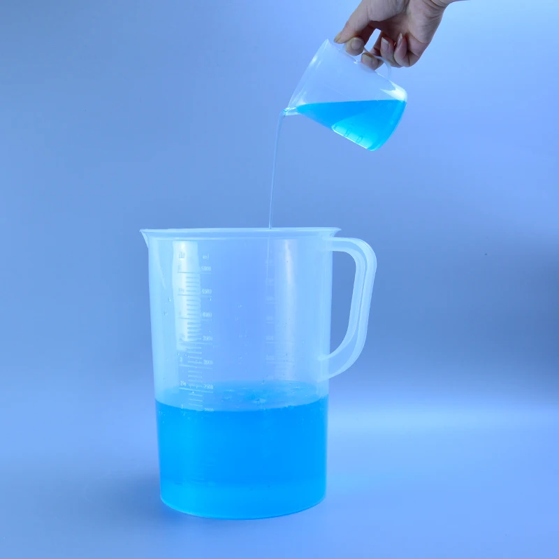 Мерный пластиковый лабораторный стакан с ручкой 5000 мл 1 шт. | Канцтовары для офиса