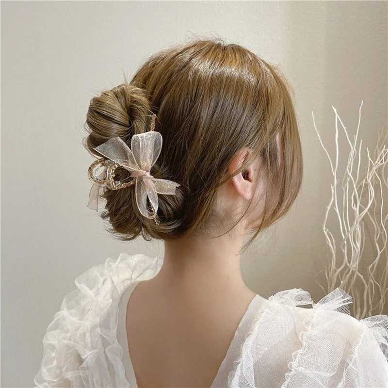 CN 1 Pcs Acrylic Bow Hair Claws Hair Accessories Elegant Trendy Ladies Headwear Geometric Hair Crab Clips For Female