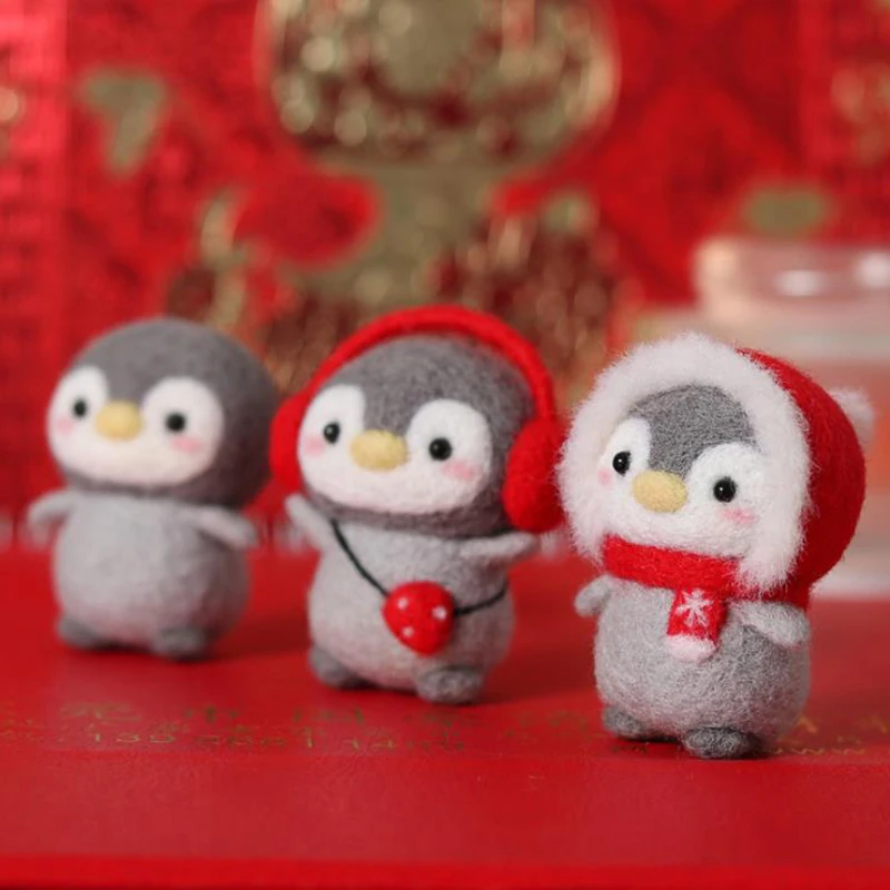 

New Hot！Unfinished Felt Kit Latest Funny Festive Christmas New Year Penguin Wool Needle Felt Kit Package DIY Handmade Doll Toy