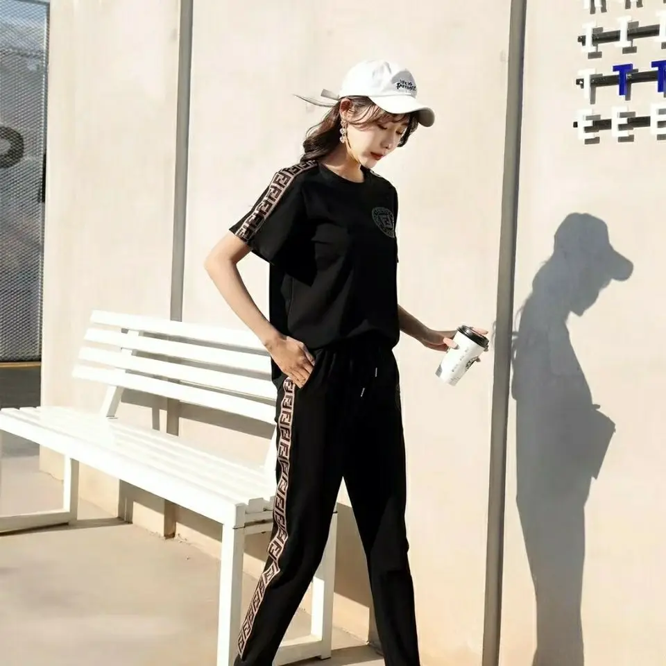 

Spring/summer 2021 collection of high-grade leisure fashionable western style trendy suit men and women with money