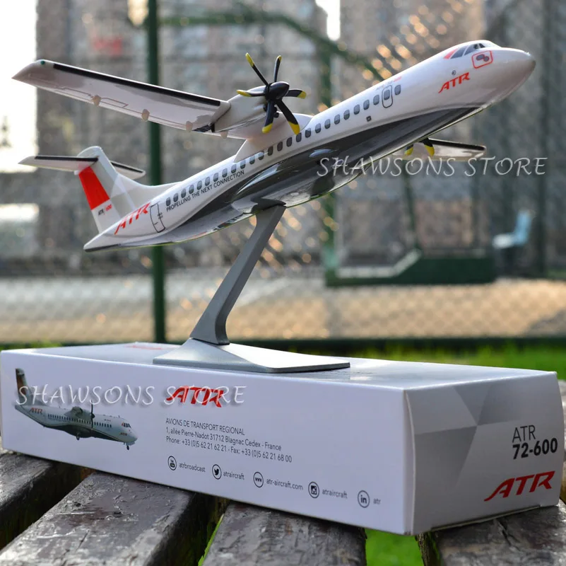 1: 100 масштабе Игрушечная модель самолета коллекция ATR 72 600 Airliner Plane миниатюрная