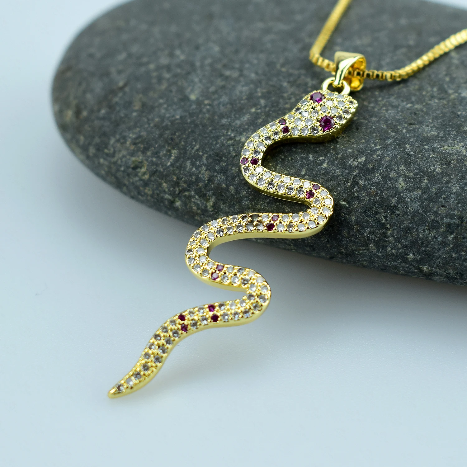Женская цепочка с кулоном в виде змеи фианитом|Ожерелья подвеской| |