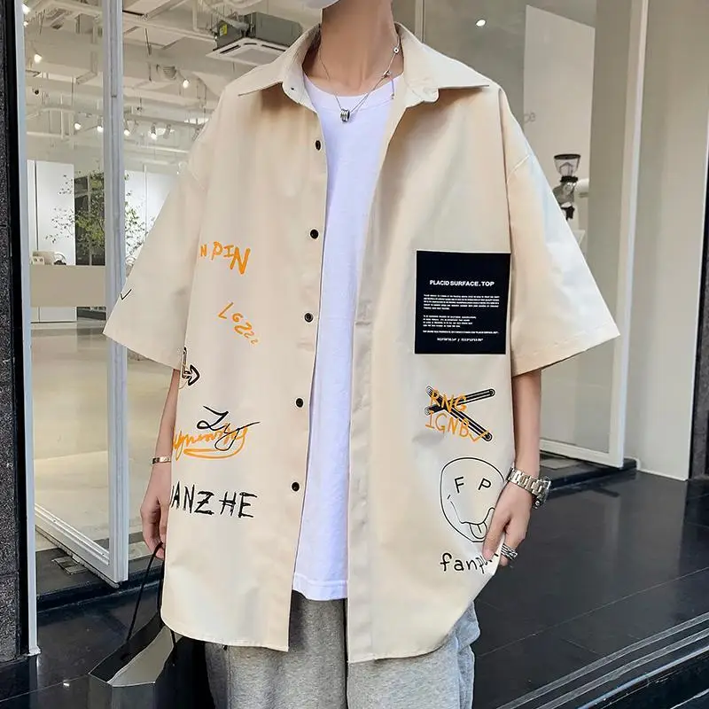

Summer graffiti print five minute sleeve shirt men's short sleeve loose casual shirt jacket fat popular logo puff handsome jacke