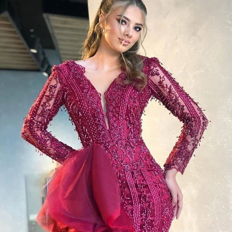 2020 Luxury Burgundy Beaded Mermaid Prom Dresses Lace Appliqued Deep V Neck Evening Gowns Plus Size Formal Party Pageant Wear