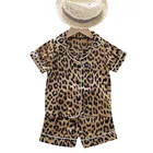 Пижамный комплект детский с леопардовым принтом, шелковая атласная пижама, комплект одежды для мальчиков и девочек, блузка с коротким рукавом и шорты, одежда для сна