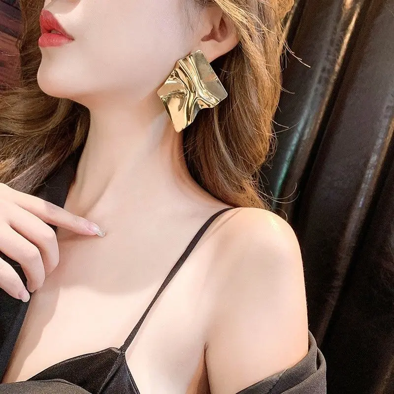 

Модные металлические серьги-клипсы для женщин, свадебные серьги для женщин, геометрические золотые металлические серьги, 2021, трендовые юве...