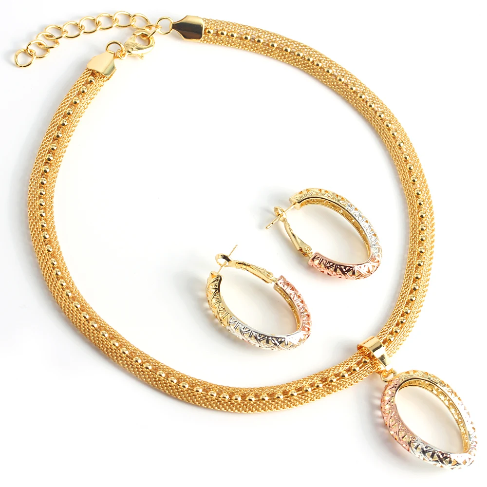 

3Pcs/Set Fashion Jewelry For Women Colored Hollow Round Pendant Necklace for Engagement Wedding Holiday Jewelry Set