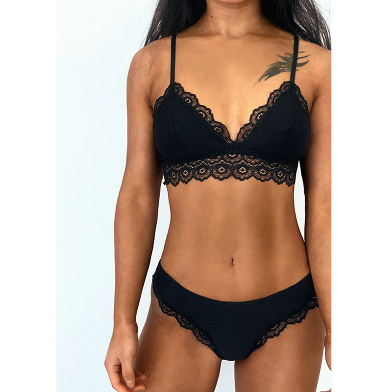 

Пикантные Для женщин бюстгальтеры бесшовные кружевное нижнее белье, чашечки расположены рядом, с низким вырезом на спине трусы белье пуш ап...